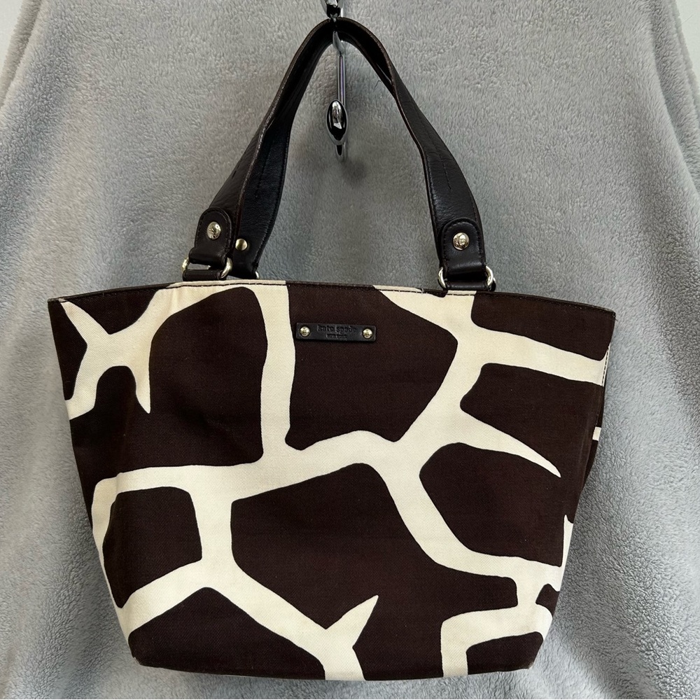(1365) Kate Spade Giraffe 🦒 Print